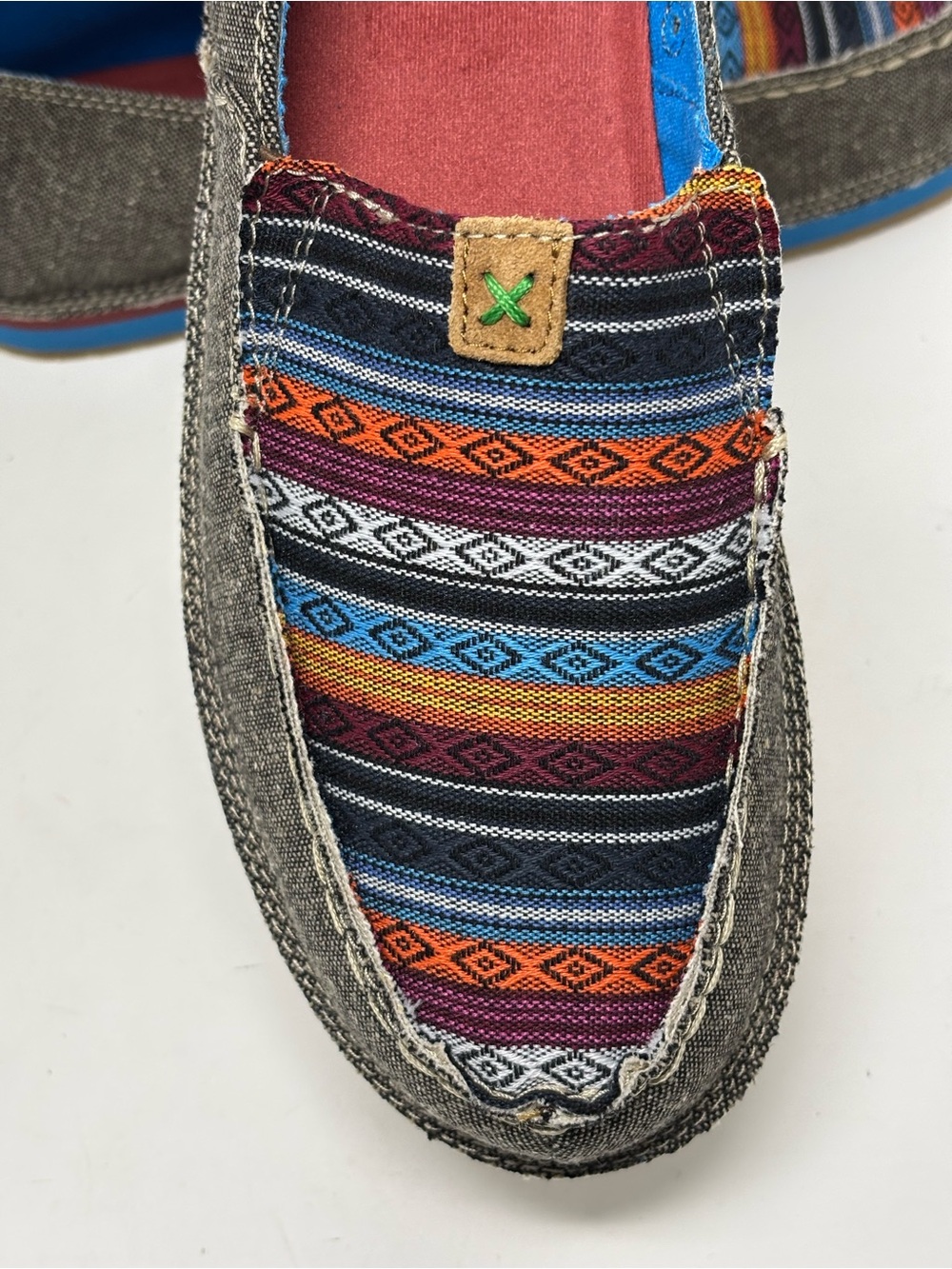 Twisted X Women’s Slip On Loafers serape pattern NWOT Size 11 colorful - Picture 7 of 10